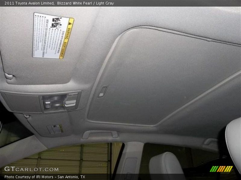 Blizzard White Pearl / Light Gray 2011 Toyota Avalon Limited