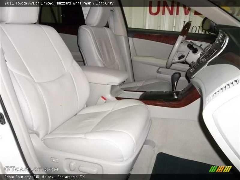 Blizzard White Pearl / Light Gray 2011 Toyota Avalon Limited