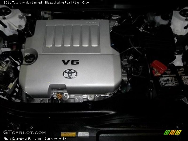 Blizzard White Pearl / Light Gray 2011 Toyota Avalon Limited