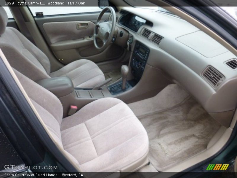 Woodland Pearl / Oak 1999 Toyota Camry LE