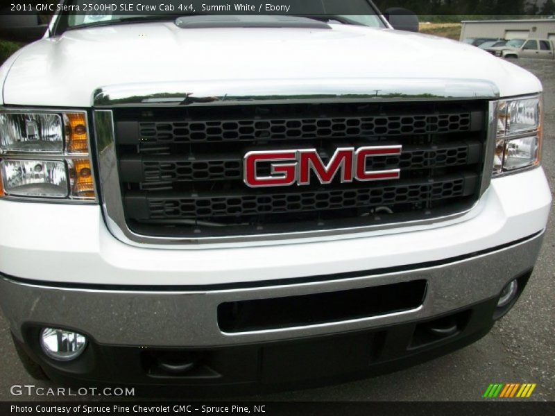 Summit White / Ebony 2011 GMC Sierra 2500HD SLE Crew Cab 4x4