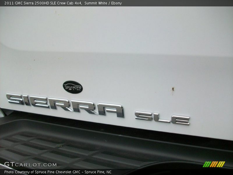Summit White / Ebony 2011 GMC Sierra 2500HD SLE Crew Cab 4x4