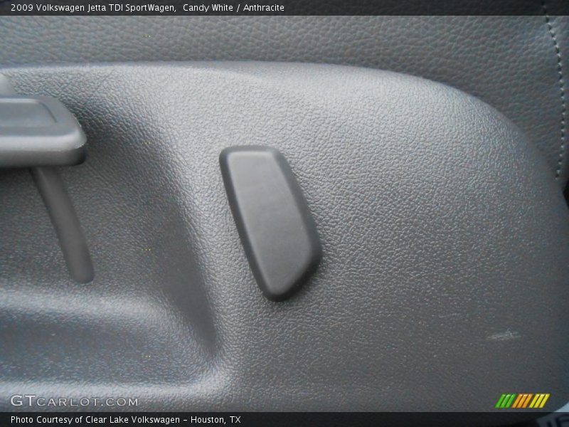 Candy White / Anthracite 2009 Volkswagen Jetta TDI SportWagen