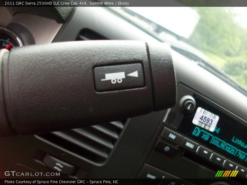 Summit White / Ebony 2011 GMC Sierra 2500HD SLE Crew Cab 4x4