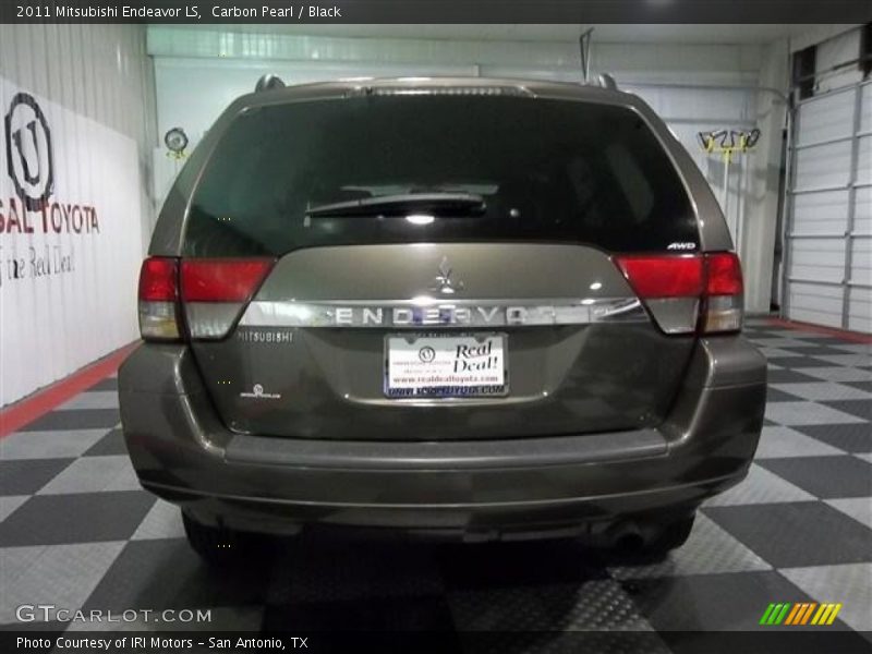 Carbon Pearl / Black 2011 Mitsubishi Endeavor LS