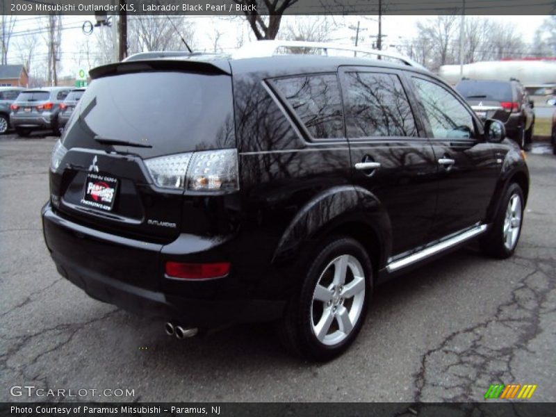 Labrador Black Pearl / Black 2009 Mitsubishi Outlander XLS