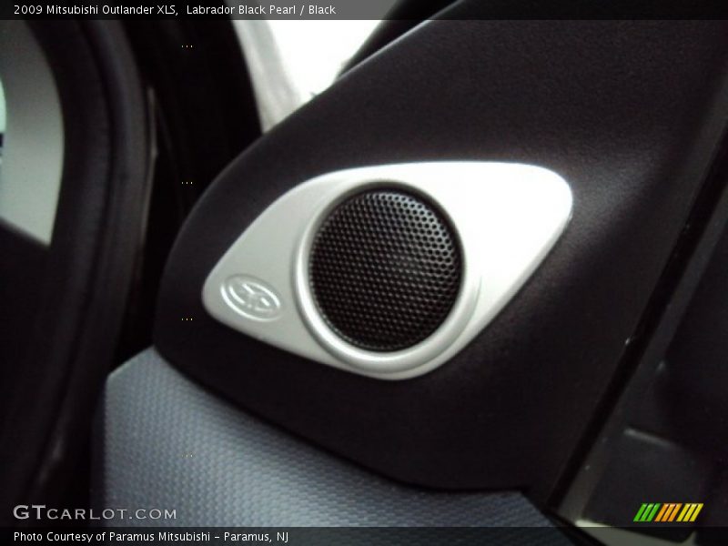 Labrador Black Pearl / Black 2009 Mitsubishi Outlander XLS