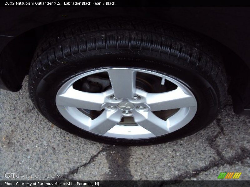 Labrador Black Pearl / Black 2009 Mitsubishi Outlander XLS