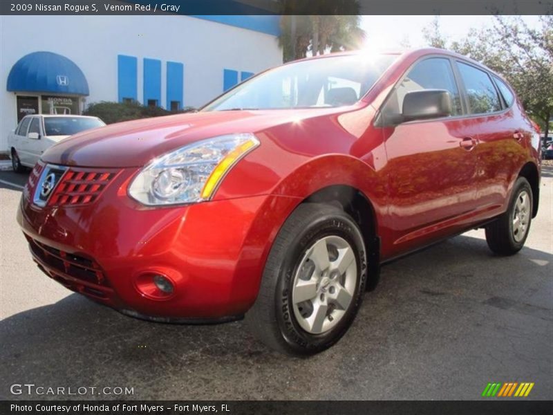 Venom Red / Gray 2009 Nissan Rogue S