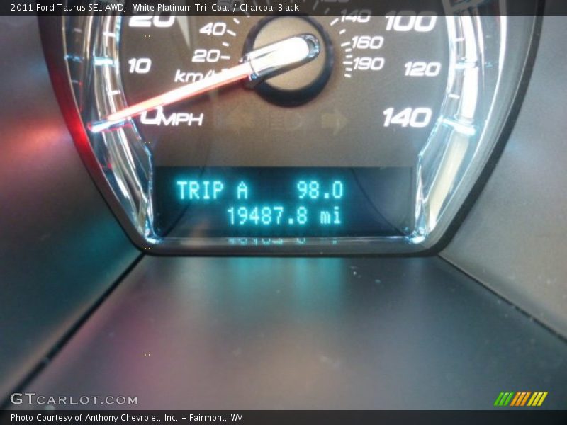 White Platinum Tri-Coat / Charcoal Black 2011 Ford Taurus SEL AWD