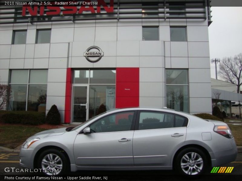 Radiant Silver / Charcoal 2010 Nissan Altima 2.5 SL