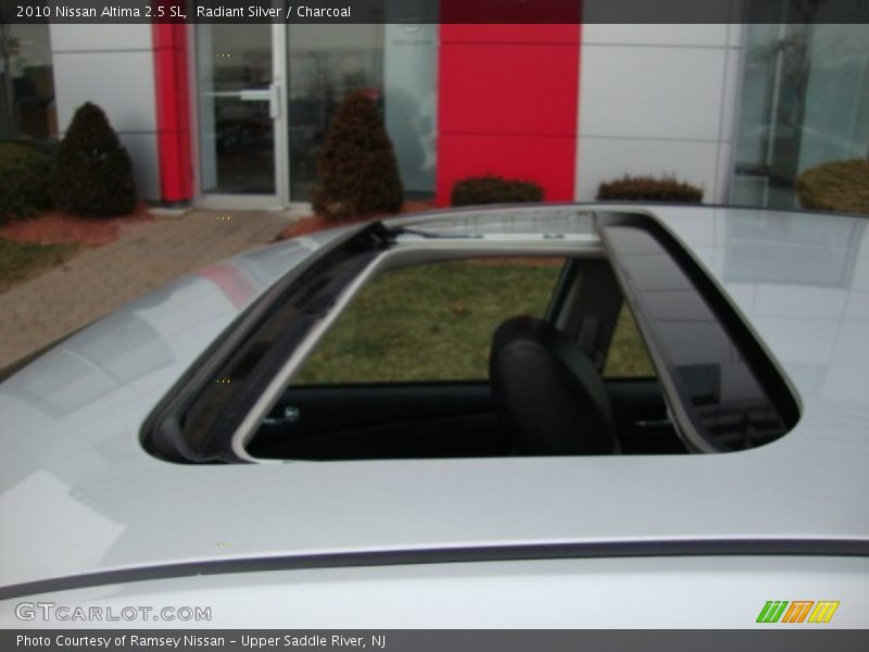 Radiant Silver / Charcoal 2010 Nissan Altima 2.5 SL