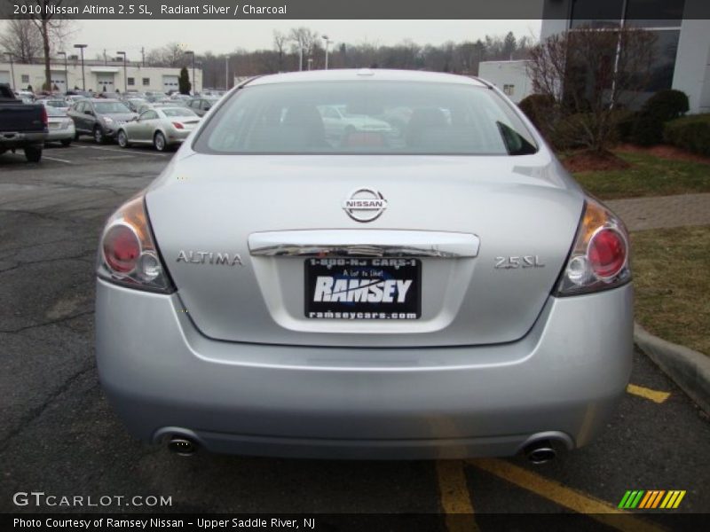 Radiant Silver / Charcoal 2010 Nissan Altima 2.5 SL