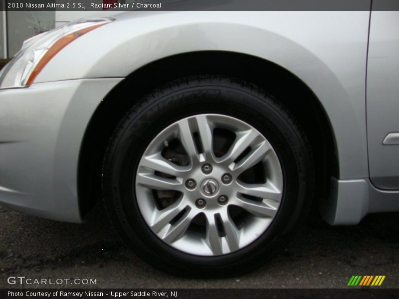 Radiant Silver / Charcoal 2010 Nissan Altima 2.5 SL