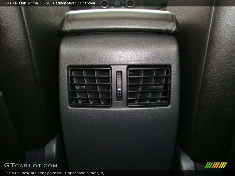 Radiant Silver / Charcoal 2010 Nissan Altima 2.5 SL