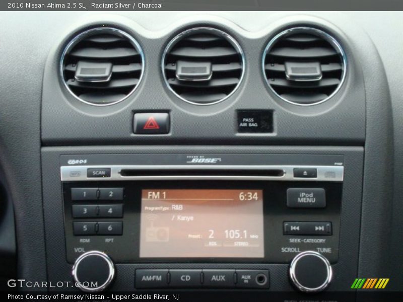 Radiant Silver / Charcoal 2010 Nissan Altima 2.5 SL