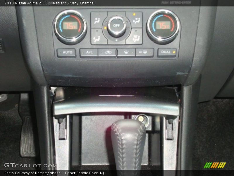 Radiant Silver / Charcoal 2010 Nissan Altima 2.5 SL