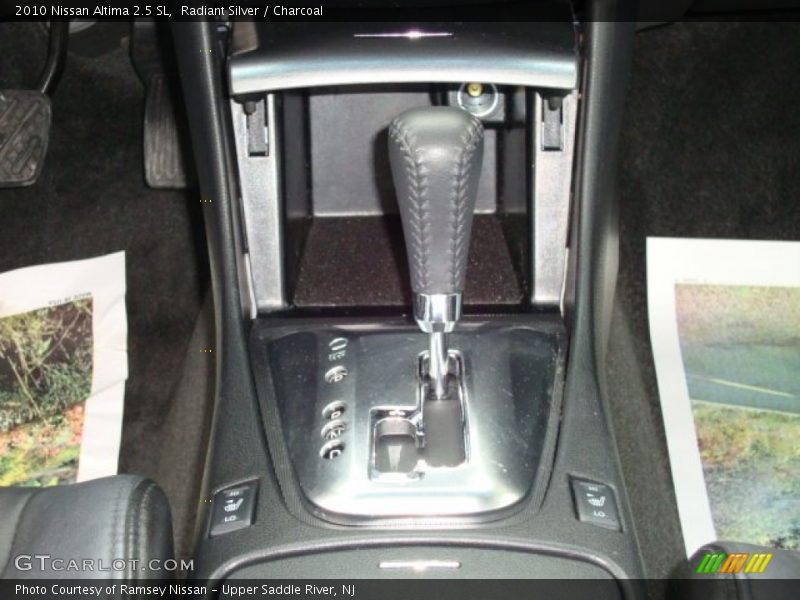 Radiant Silver / Charcoal 2010 Nissan Altima 2.5 SL