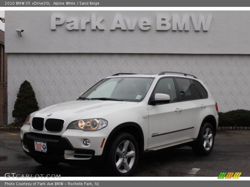 Alpine White / Sand Beige 2010 BMW X5 xDrive30i