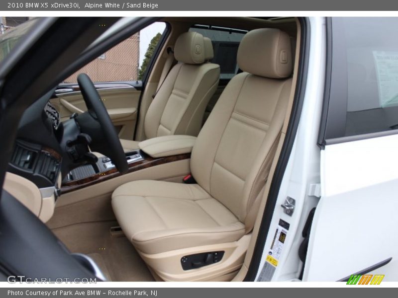 Alpine White / Sand Beige 2010 BMW X5 xDrive30i
