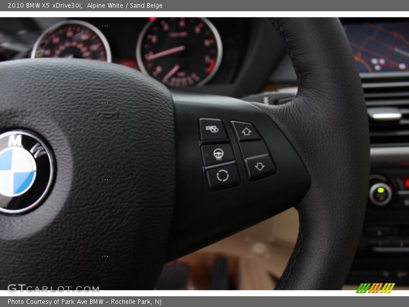 Alpine White / Sand Beige 2010 BMW X5 xDrive30i