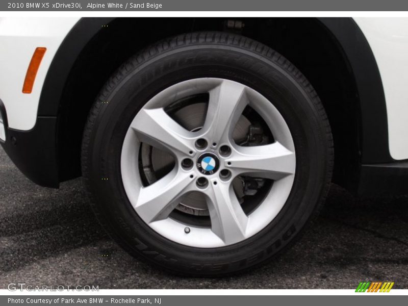 Alpine White / Sand Beige 2010 BMW X5 xDrive30i
