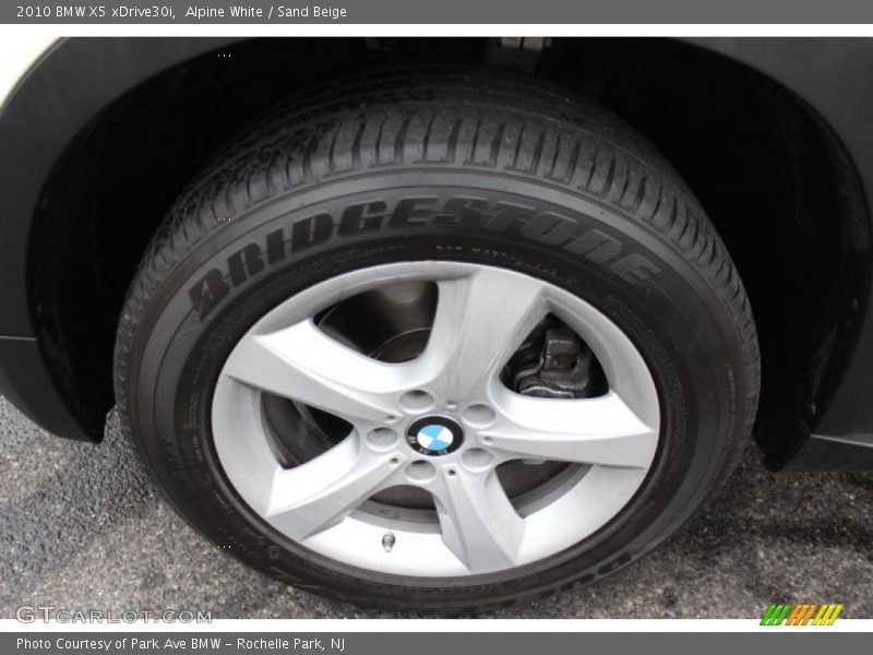Alpine White / Sand Beige 2010 BMW X5 xDrive30i