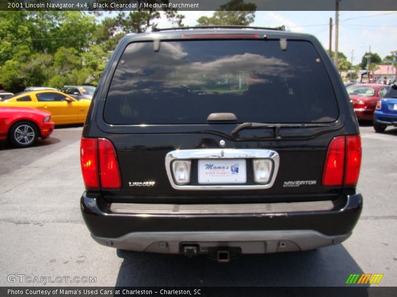 Black Clearcoat / Medium Parchment 2001 Lincoln Navigator 4x4