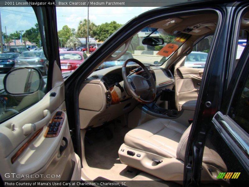 Black Clearcoat / Medium Parchment 2001 Lincoln Navigator 4x4