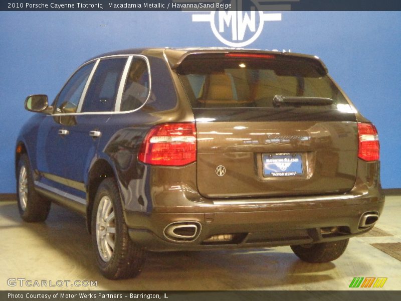 Macadamia Metallic / Havanna/Sand Beige 2010 Porsche Cayenne Tiptronic