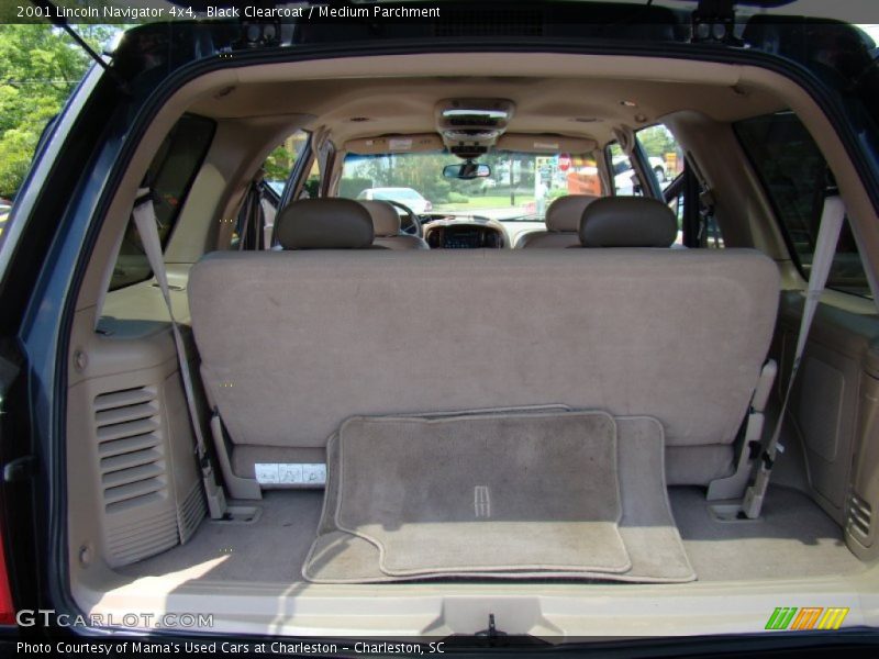 Black Clearcoat / Medium Parchment 2001 Lincoln Navigator 4x4