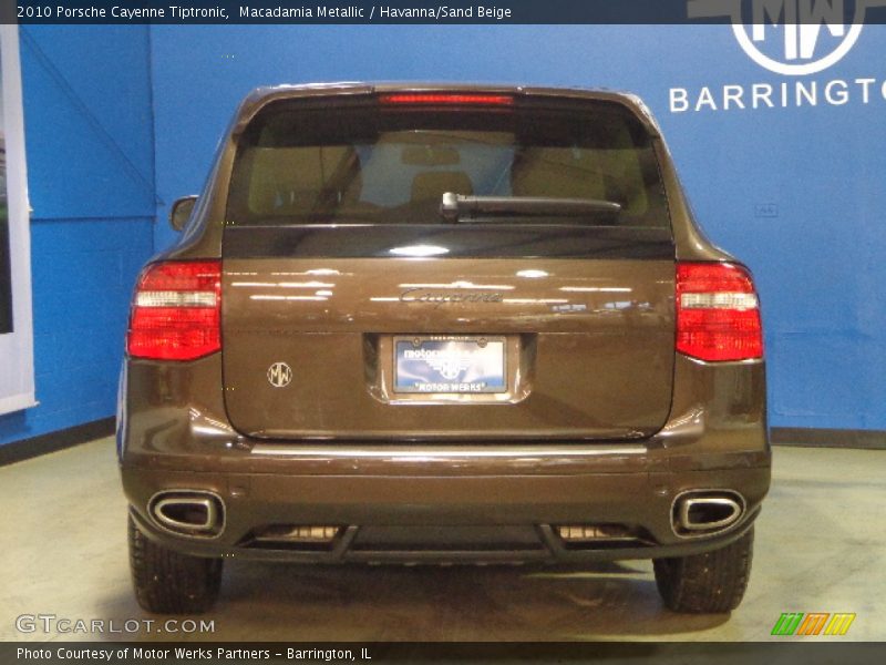 Macadamia Metallic / Havanna/Sand Beige 2010 Porsche Cayenne Tiptronic