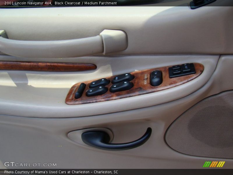 Black Clearcoat / Medium Parchment 2001 Lincoln Navigator 4x4
