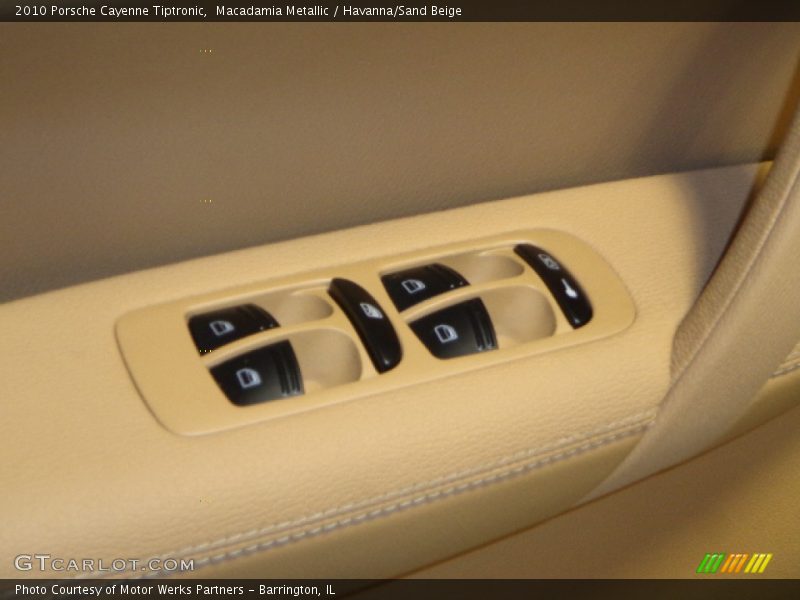 Macadamia Metallic / Havanna/Sand Beige 2010 Porsche Cayenne Tiptronic
