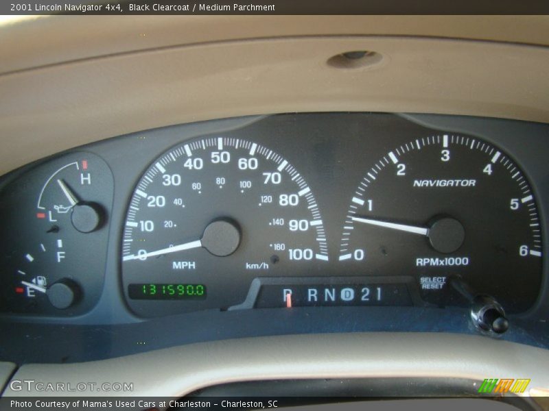 Black Clearcoat / Medium Parchment 2001 Lincoln Navigator 4x4