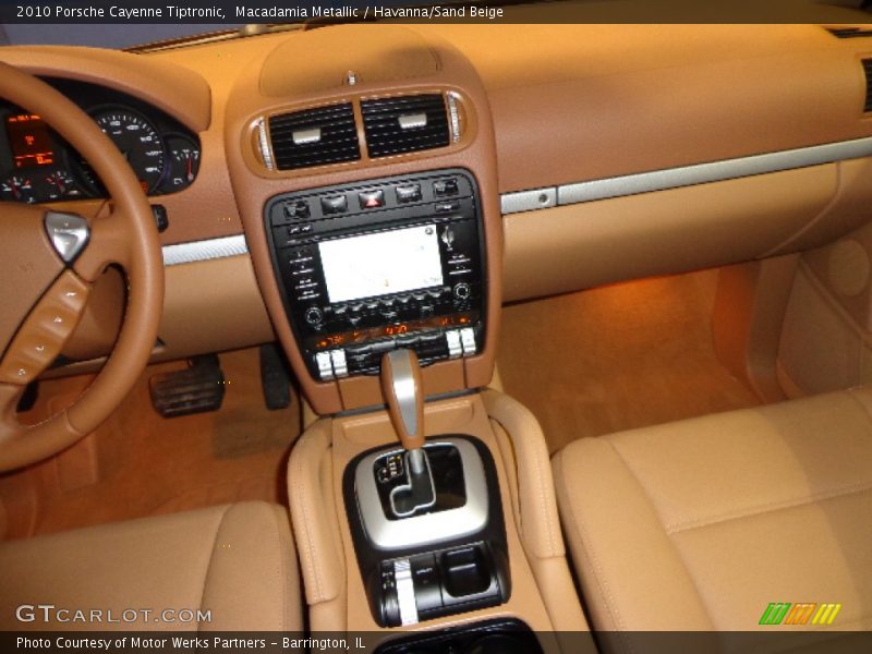Macadamia Metallic / Havanna/Sand Beige 2010 Porsche Cayenne Tiptronic