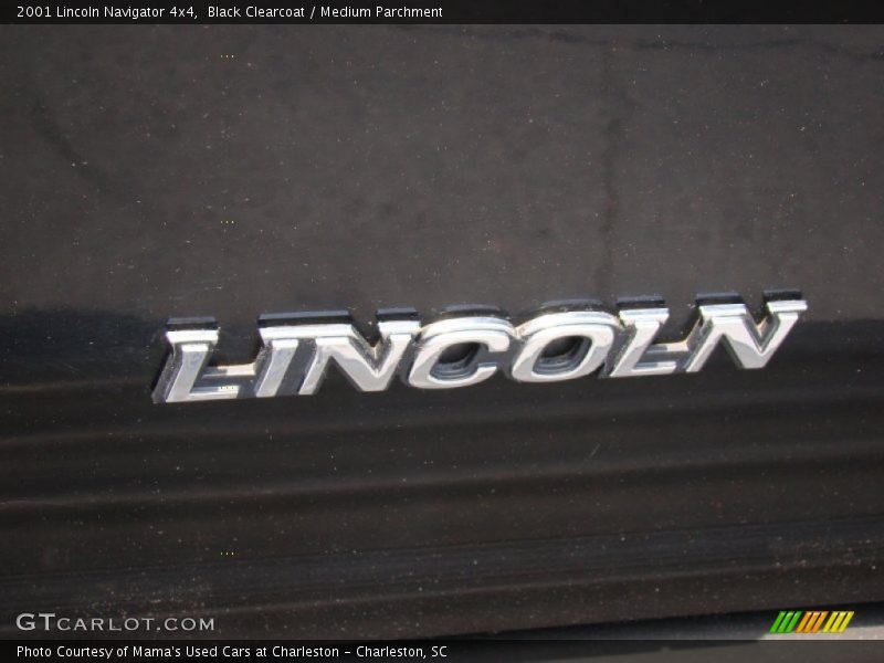 Black Clearcoat / Medium Parchment 2001 Lincoln Navigator 4x4