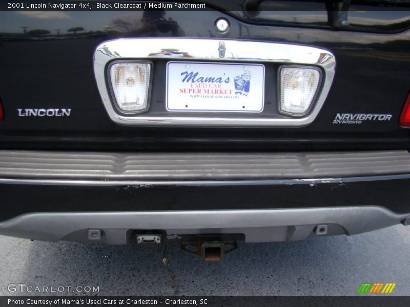 Black Clearcoat / Medium Parchment 2001 Lincoln Navigator 4x4