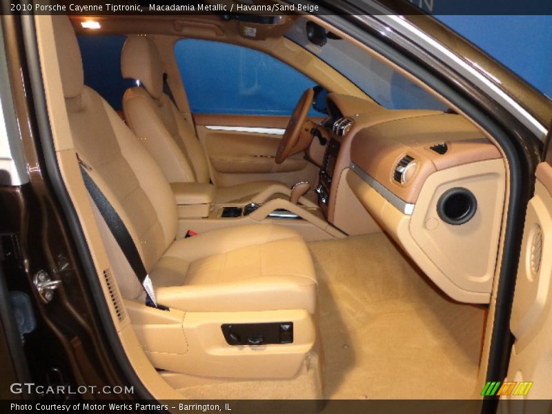 Macadamia Metallic / Havanna/Sand Beige 2010 Porsche Cayenne Tiptronic