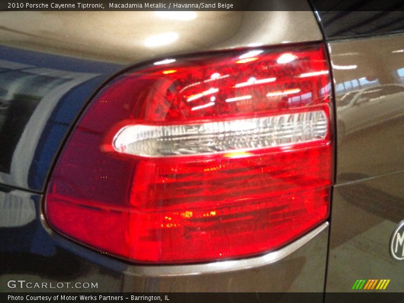 Macadamia Metallic / Havanna/Sand Beige 2010 Porsche Cayenne Tiptronic