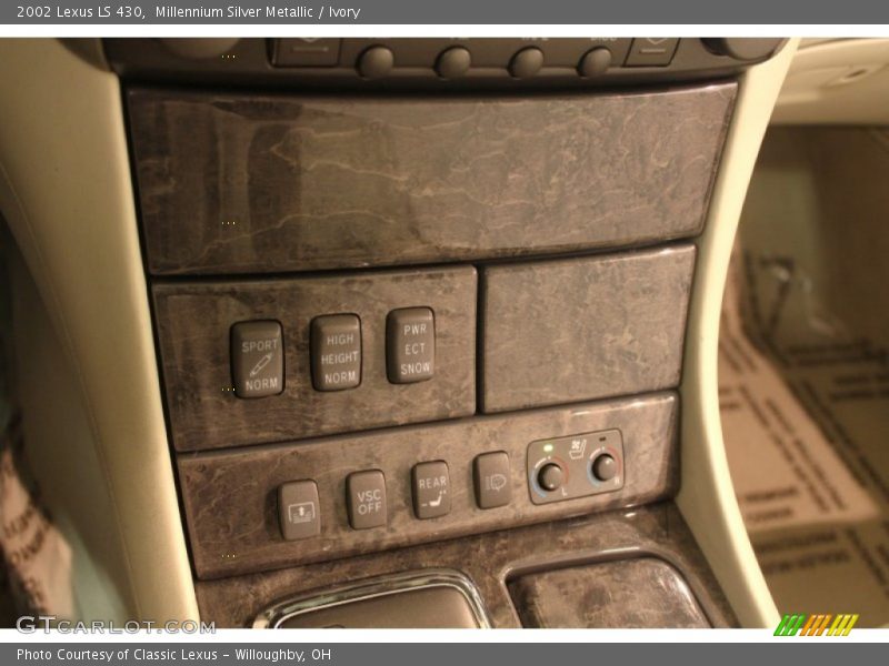 Millennium Silver Metallic / Ivory 2002 Lexus LS 430