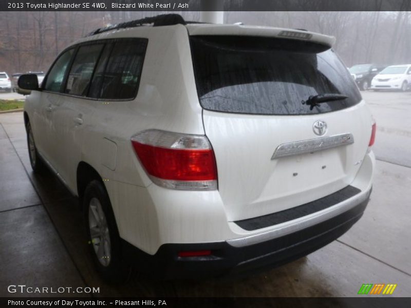 Blizzard White Pearl / Ash 2013 Toyota Highlander SE 4WD
