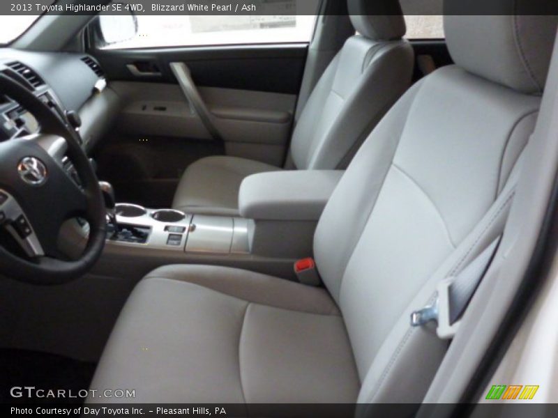 Blizzard White Pearl / Ash 2013 Toyota Highlander SE 4WD