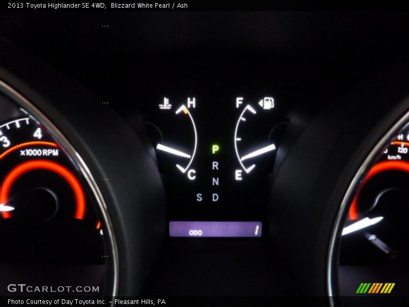 Blizzard White Pearl / Ash 2013 Toyota Highlander SE 4WD