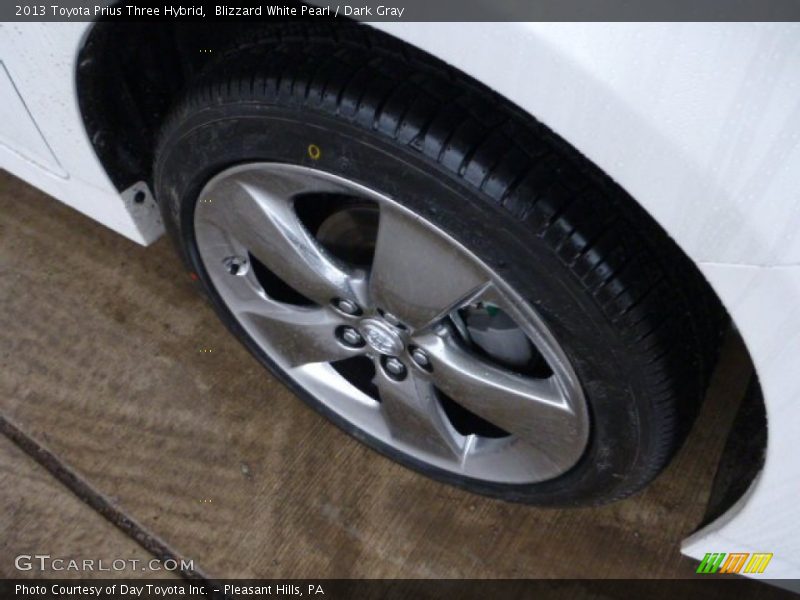 Blizzard White Pearl / Dark Gray 2013 Toyota Prius Three Hybrid