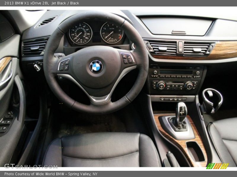 Dashboard of 2013 X1 xDrive 28i
