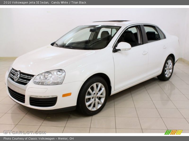 Candy White / Titan Black 2010 Volkswagen Jetta SE Sedan