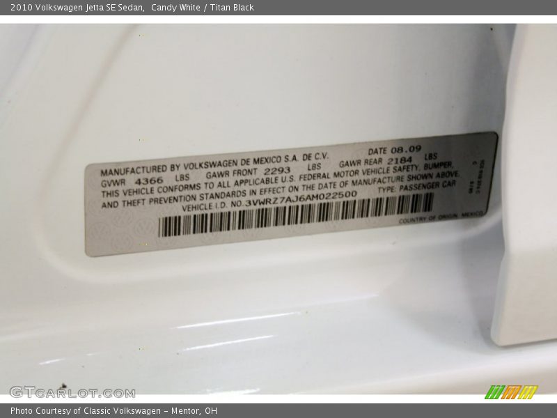 Candy White / Titan Black 2010 Volkswagen Jetta SE Sedan