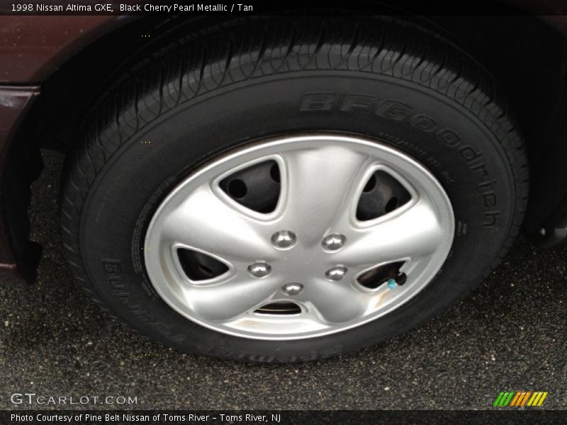 Black Cherry Pearl Metallic / Tan 1998 Nissan Altima GXE