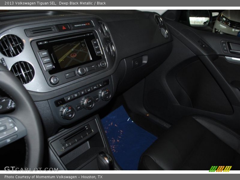 Deep Black Metallic / Black 2013 Volkswagen Tiguan SEL